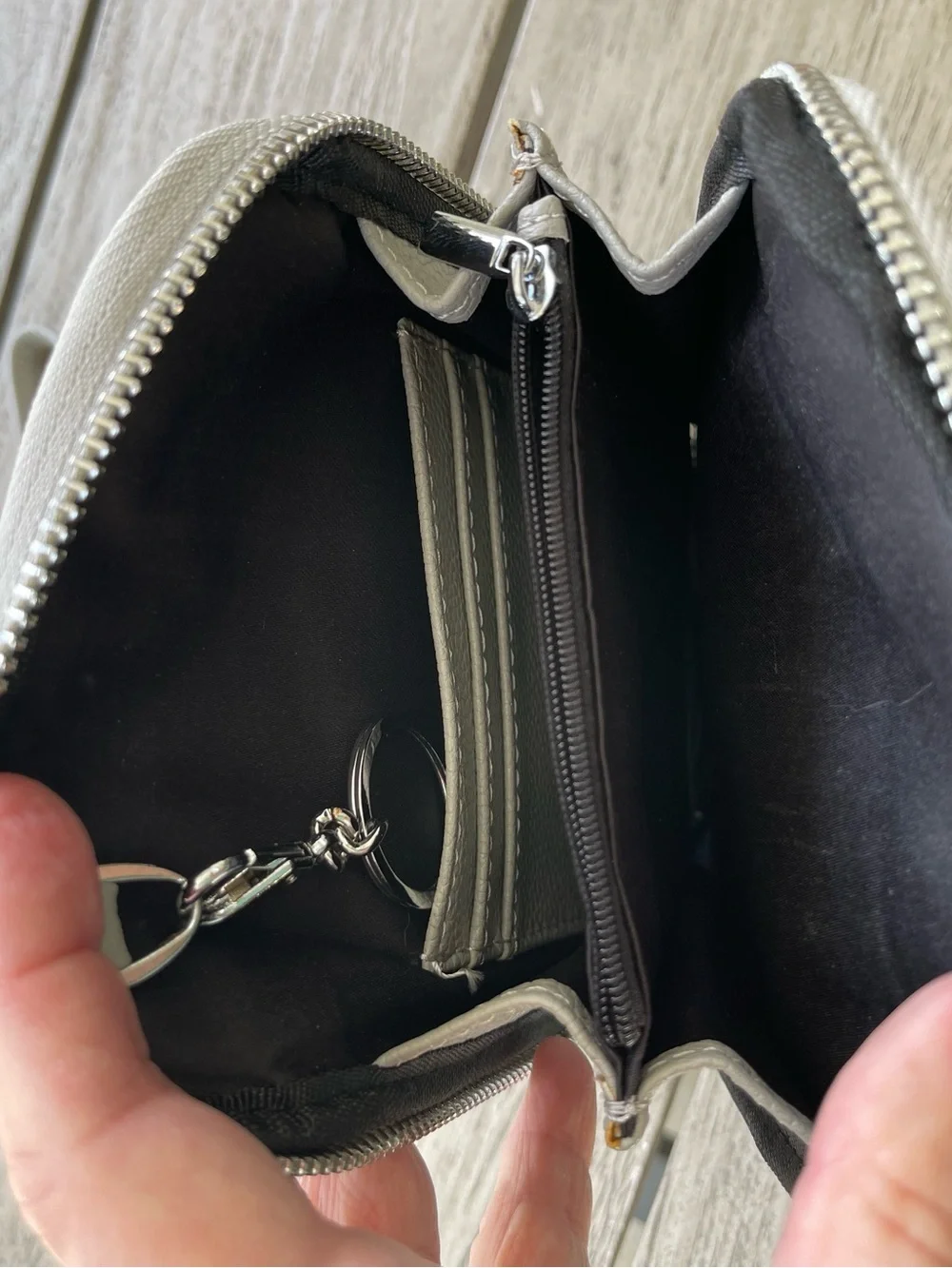 Befen Small Pebbled Leather Organizer Crossbody Smartphone Bag in Light Gray